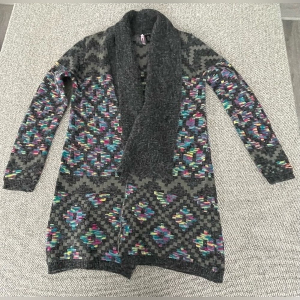 Love By Design - Gray Geometric Cardigan Sweater - Medium